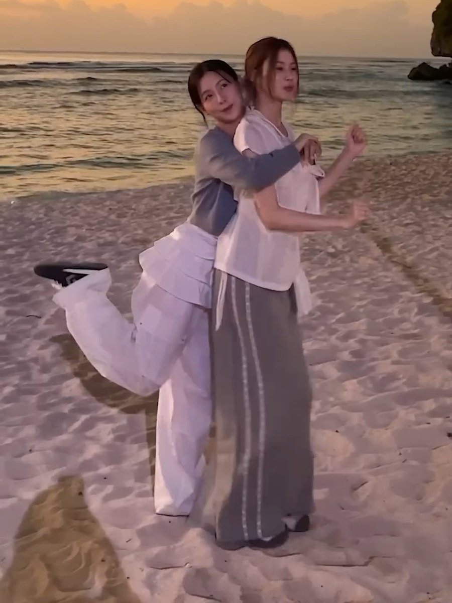 SANA KLAXON CHALLENGE WITH (G)I-DLE MIYEON IN GUAM