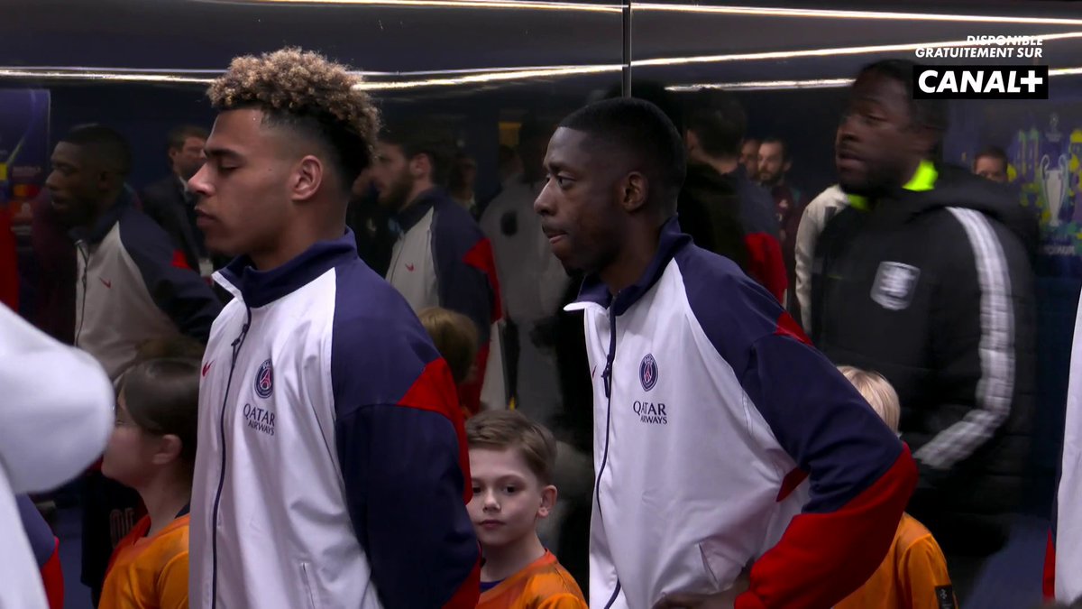 Emiliano Martinez 🇦🇷 à Désiré Doué 🇫🇷 après son but : « 𝗕𝗲𝗹𝗹𝗲 𝗳𝗶𝗻𝗶𝘁𝗶𝗼𝗻, 𝗯𝗲𝗹𝗹𝗲 𝗳𝗶𝗻𝗶𝘁𝗶𝗼𝗻 ! » 👏 🎥 CANAL+ Foot