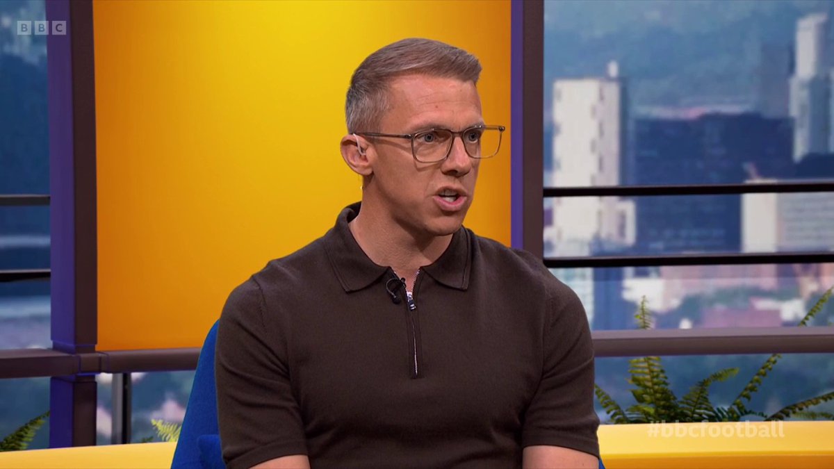 "Playing against Cristiano Ronaldo as a youngster, his decision making was poor" 👎 Stephen Warnock⚽️📺🎙 remembers seeing Ronaldo's end product improve at Man Utd 📈 #FootballFocus