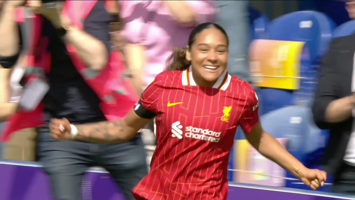 WHO ELSE!? ๐จ๐ฆ A devastating ball from Hรถbinger feeds in Olivia Smith, who provides a special moment for Liverpool FC Women ๐คฉ #AdobeWomensFACup