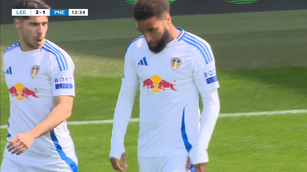 What a chaotic start this has been! Leeds United restore their lead courtesy of Jayden Bogle - the game's third goal in 12 minutes 😳💪