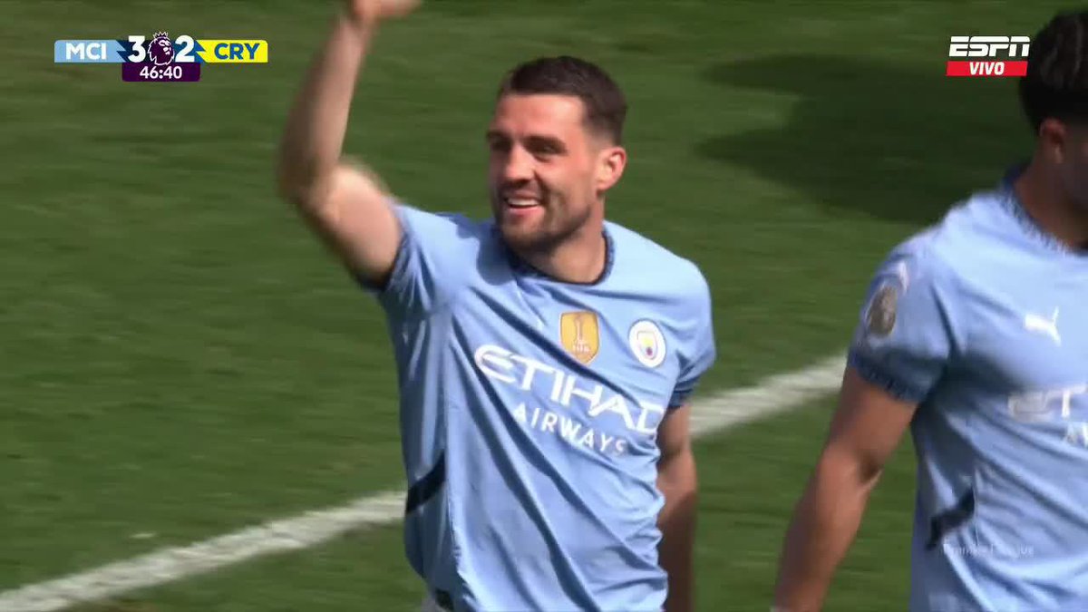 Manchester City perdía 2-0. Lo empató antes del final del primer tiempo y acaba de darlo vuelta con este gol de Mateo Kovačić. Bendita Premier League. 🥃🏴󠁧󠁢󠁥󠁮󠁧󠁿