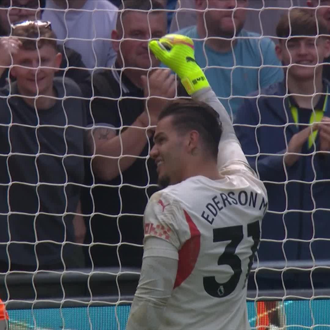 James McAtee scores but it's all about Ederson 😤💥 The Brazilian gets his fourth assist of the season 🤯 📺 Stream #MCICRY on DStv: