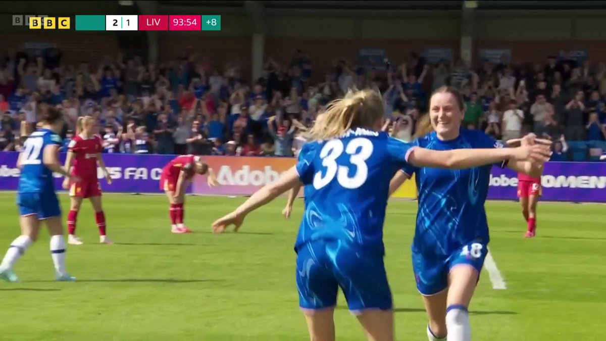 Chelsea have won it in stoppage time! 😱 It's heartbreak for Liverpool as Aggie Beever-Jones fires Chelsea to Wembley 🏆