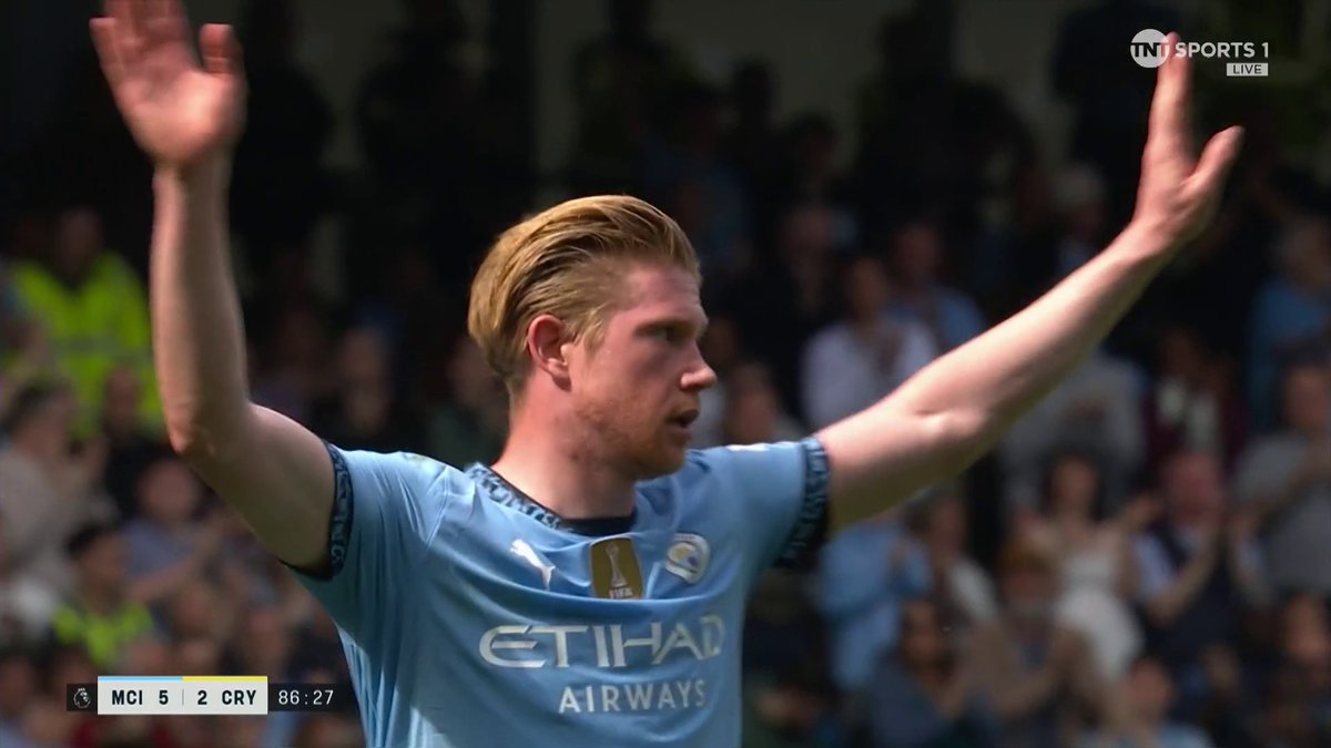 Just listen to that standing ovation for Kevin De Bruyne 👏 📺 TNT Sports &amp; discovery+ UK