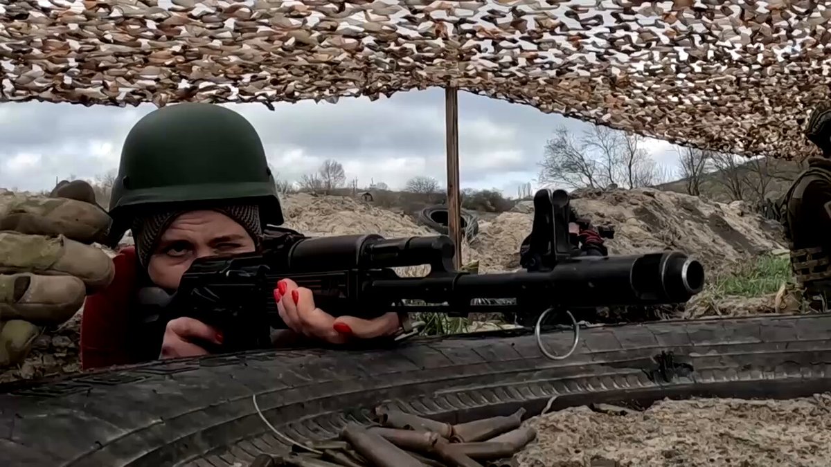 🇺🇦 Ukraine militarizes civilians