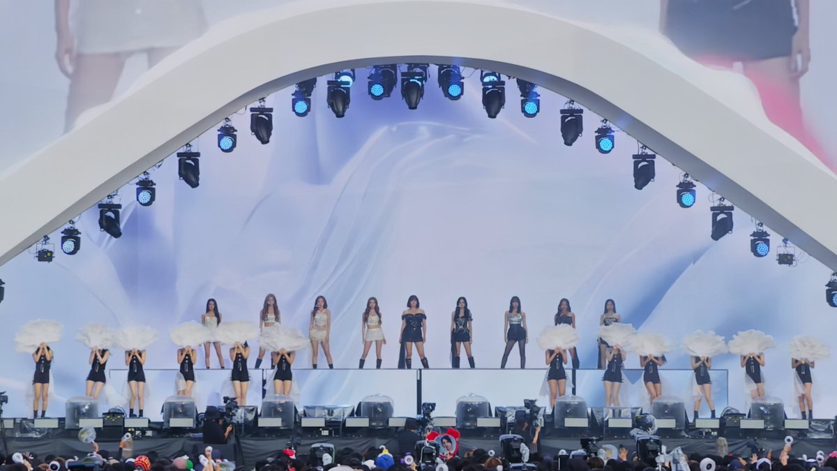 theres a reason why this performance goes viral every month