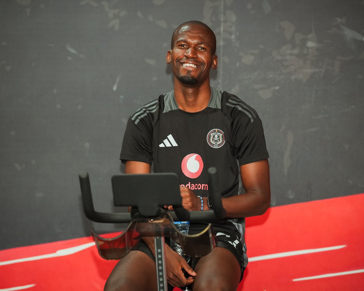 #NedbankCup Semi-Final MD-1 🎙 Assistant Coach | Mandla Ncikazi: "It's another match that is important to us, for us to have an opportunity to go to the final - We have to go through Marumo Gallants " 🆚 MARUMO GALLANTS FC 🗓️ 13 April 2025 ⌛ 15HO0 🏟️ Orlando Stadium 📺 SuperSport 🏆 ⚫⚪🔴⭐ #OrlandoPirates #OnceAlways