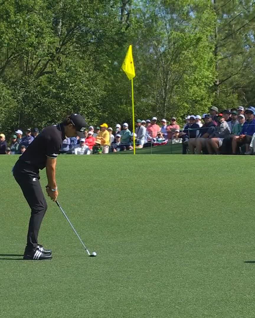 Joaquin Niemann chips in for birdie on No. 3. #themasters