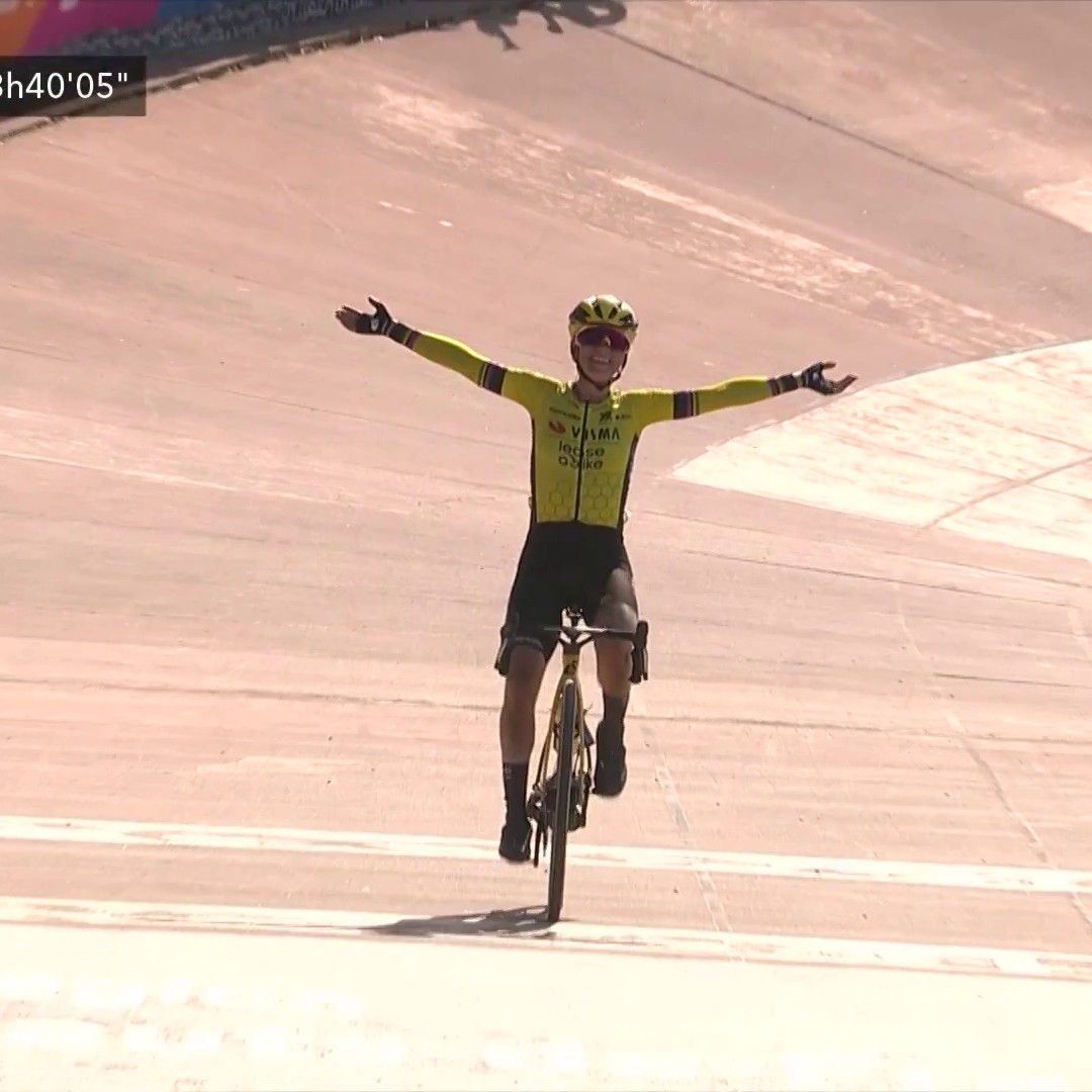 L'Enfer du Nord ? Le paradis de Pauline Ferrand-Prévot ! Exceptionnelle, la Française remporte #ParisRoubaixFemmes en solitaire !