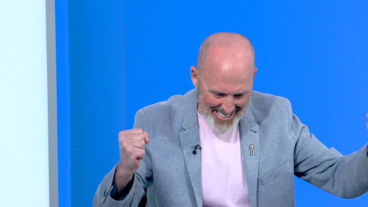 Watch Mike Dean's reaction to Tranmere Rovers' late, late equaliser against Accrington Stanley 😅