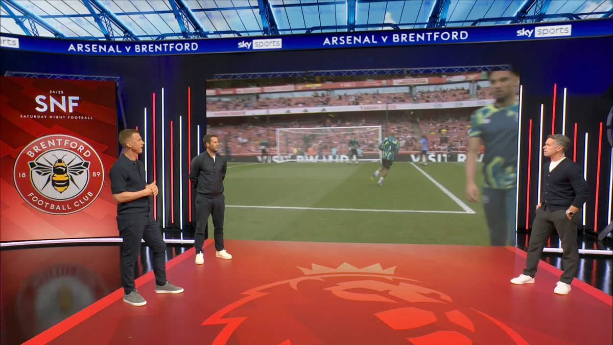 "They should be doing better" "They're doing a great job!" Steve Sidwell and Jamie Redknapp debate Brentford's performance this season 👀