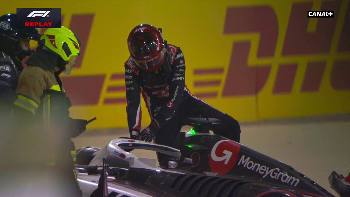 🔙 REPLAY ! 🔙 La sortie de piste d'Esteban Ocon à la sortie du virage 2. On appelle ça une Nikita Mazepin dans le métier 😭 (🎥 CANAL+ F1® / #F1 / #BahrainGP)