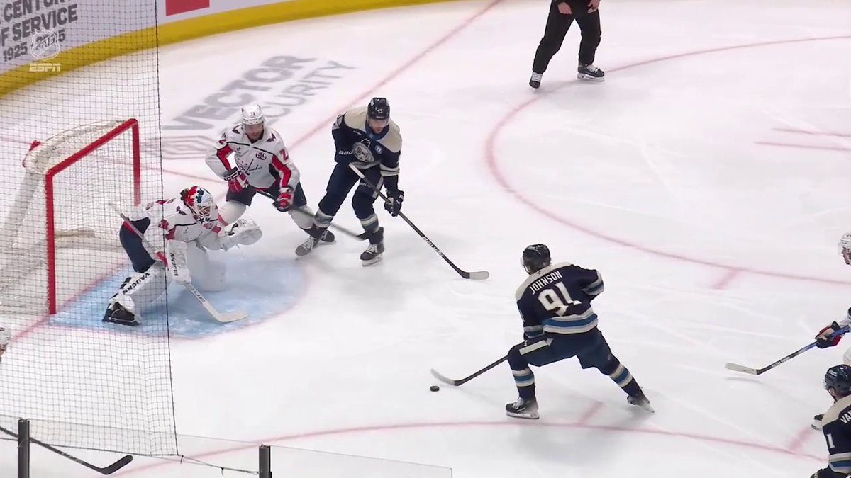 Kent Johnson has a disgusting pair of mitts on him 🥵 🇺🇸: ABC &amp; ESPN+ ➡️ 🇨🇦: Sportsnet or Sportsnet+ ➡️