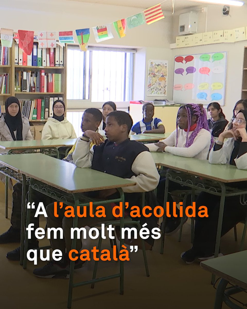 "Vaig arribar sense parlar l’idioma, estava perduda." Venen de diferents països, però el català les va unir. La Maryem, la Wanwan i la Kamiya es van trobar a l’aula d’acollida de l'Institut Vallvera de Salt. "Aquí venen a fer català, però no només això"