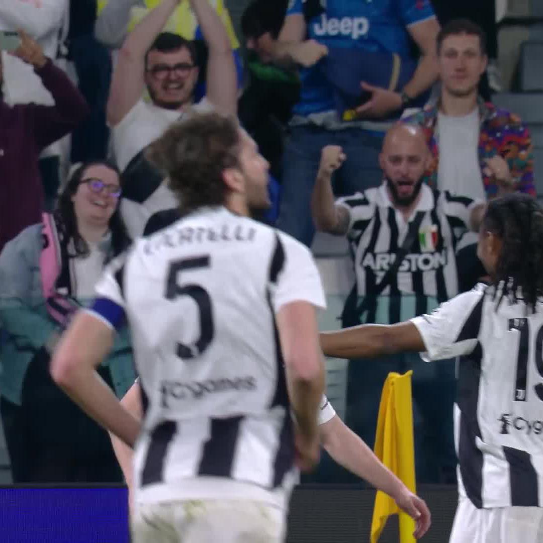 Kenan Yildiz! Bottom corner! 🤩 #JuveLecce 2-0