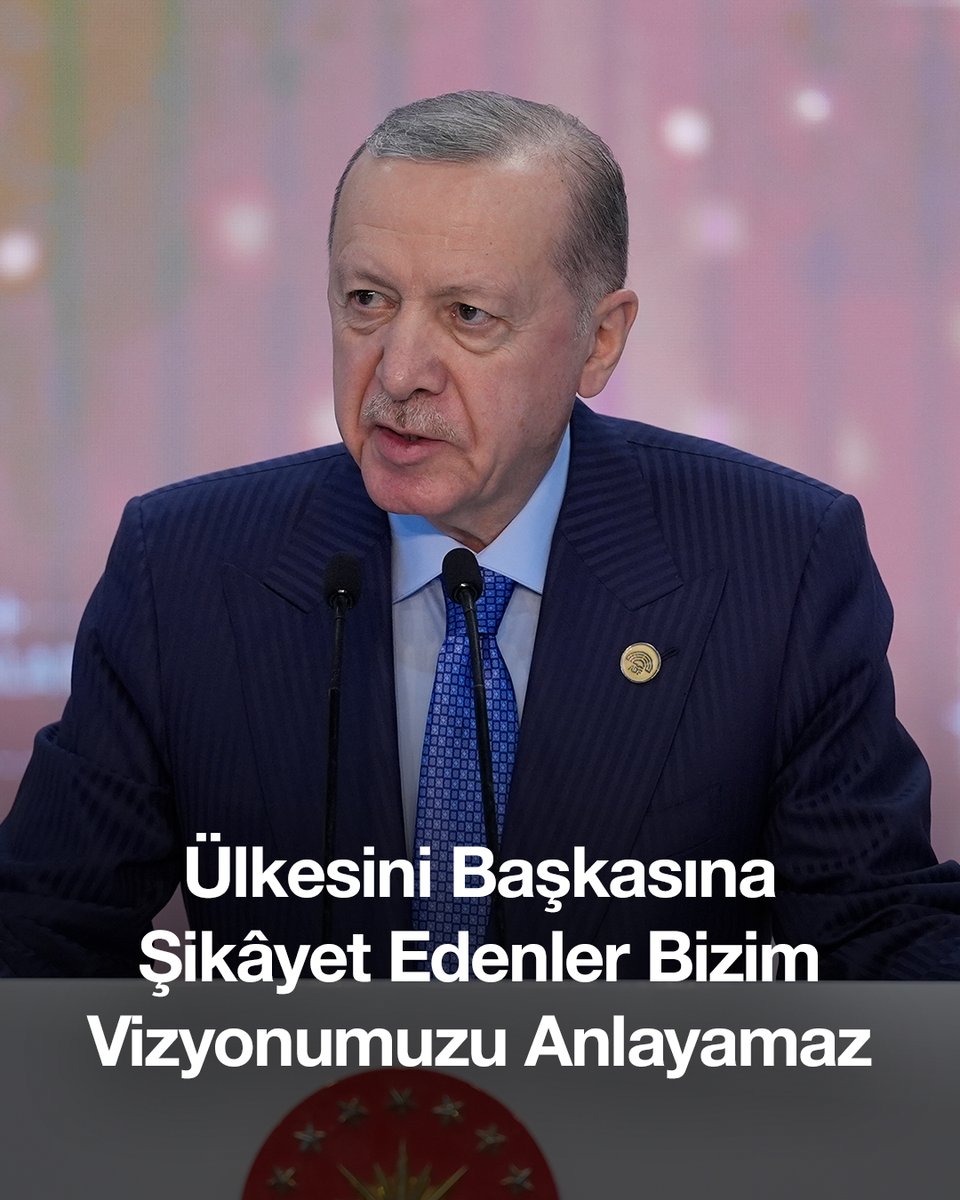 Biz tarihiyle büyük, vicdanıyla büyük, iddialarıyla büyük bir milletin mensubu olmanın hakkını vermeye çalışıyoruz. Ülkesini başkalarına şikâyet edenler bu vizyonu anlayamaz. Onları kendi küçük dünyalarında kendi küçük kavgalarıyla baş başa bırakıyoruz…