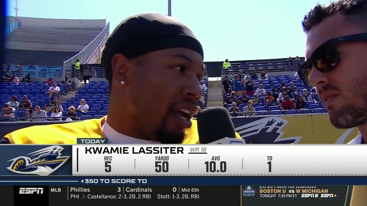 "I saw man to man and that's where they lost their mind." 🤣 Kwamie Lassiter breaks down his Memphis Showboats TD ⬇️