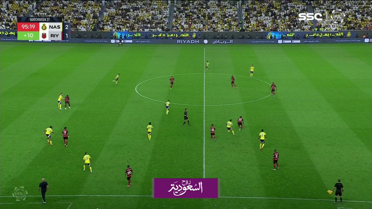 تدرون وش معنى قلة الحياء الي كانوا يتربصون ويتصيدون على رونالدو بعد كل فرصة يضيعها عشان التفاعل.. وهو ساكت وداس راسه في الأرض مثل النعامة إذا دوران ضيع!