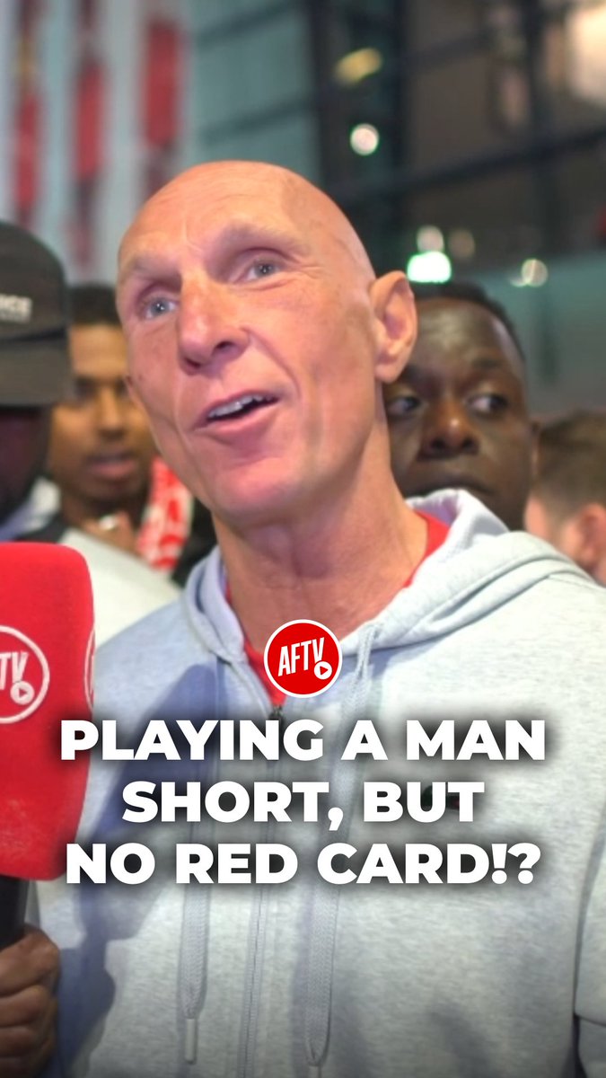 🗣️ "We played so well no one realised we're down to 10 men!" #FanCams
