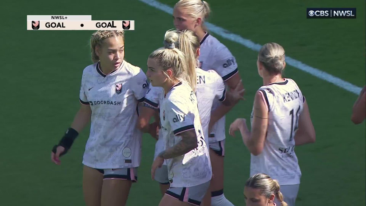 What a strike ‼️ Macey Hodge scores her first professional goal to give Angel City FC the lead 👏