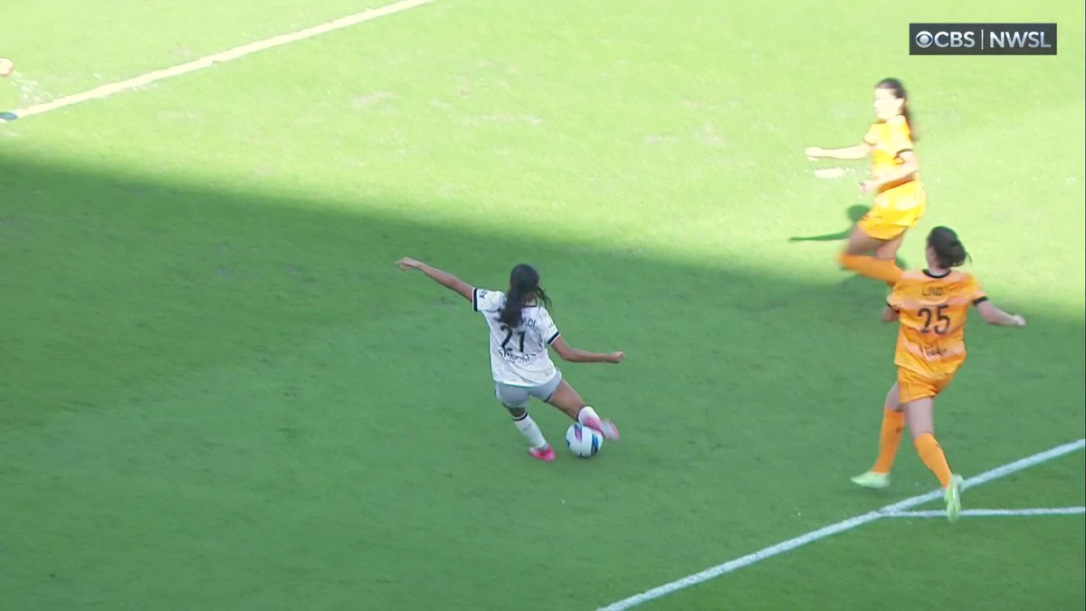 Hey Siri: play "Breakaway" by Kelly Clarkson 🎶 Alyssa Thompson with ACFC's third! 🎥 » Attacking Third