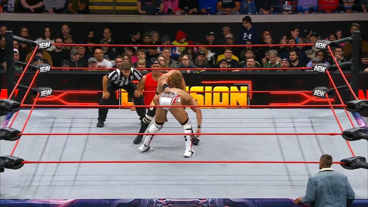 Bowens catches Blake Christian in mid air! Watch #AEWCollision LIVE on TNT + MAX Anthony Bowens | Blake Christian ブレイク・クリスチャン