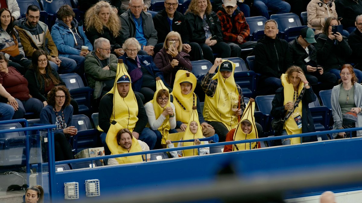 BANANA 🍌 EXCLUSIVE Peeling away the layers of this story at the Grand Slam of Curling. Fans in banana costumes have captured the attention of the curlers and crowd. A journalism first for me. Here’s the banana bunch’s story:
