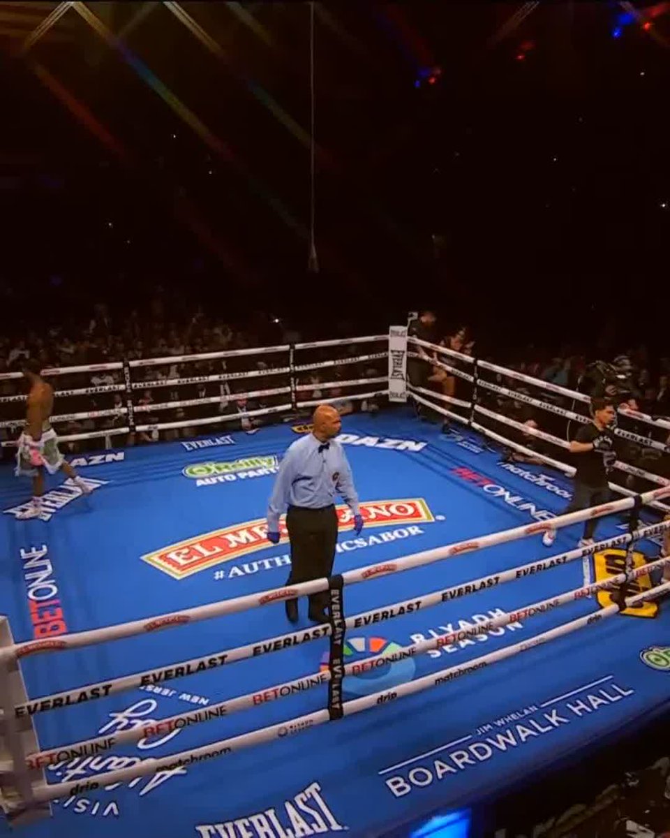 Heating up through two 🔥 #BootsStanionis | DAZN Boxing