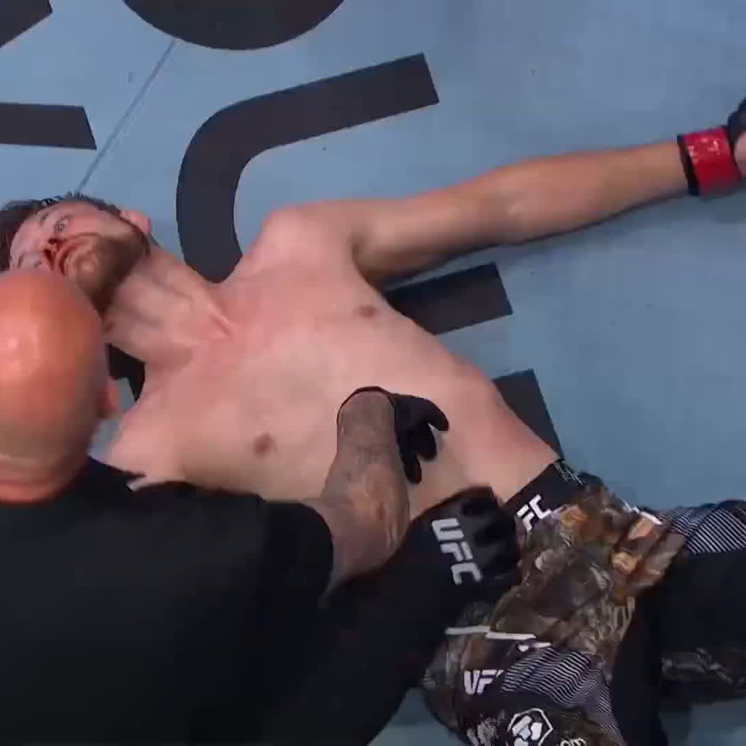 Choked Out COLD 🥶 #UFC314 @JeanSilvaMMA96 submits Bryce Mitchell in round two!