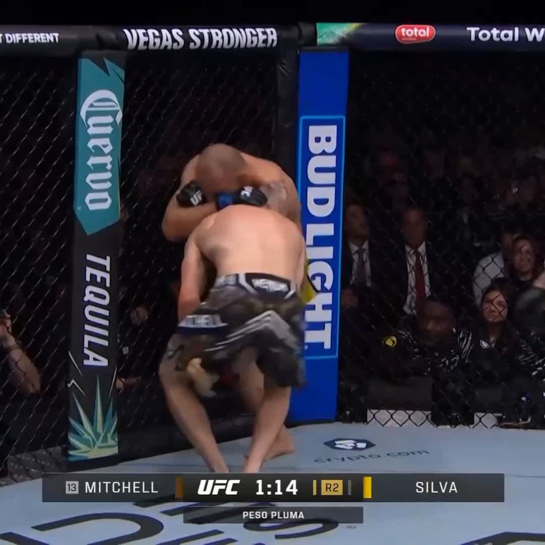 Lo mandó a dormir 😨 #UFC314