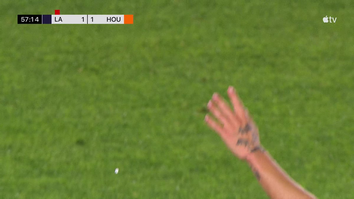 Set piece stunner from Diego Fagúndez! 🎯 LA Galaxy find their equalizer.