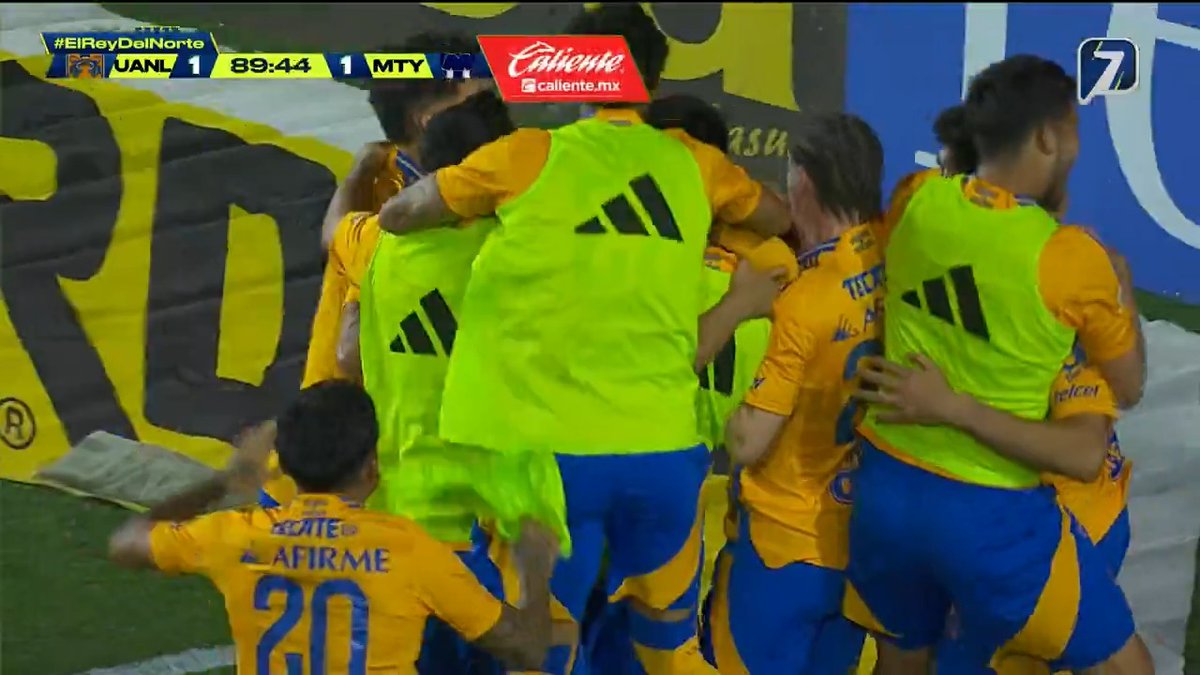 ¡Tigres se lleva el Clásico! El equipo comandado por Guido Pizarro supo venir de abajo y se llevó el partido frente a Monterrey por un marcador de 2 a 1. 🔥Caliente Sports te presenta los mejores momentos mientras apuestas y ganas con la #LigaMX l