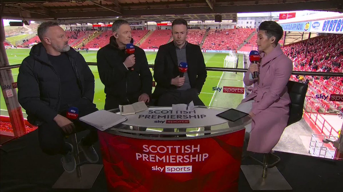 🗣️ "It would be ridiculous to sack him" Kris Boyd & Chris Sutton disagree on Neil Critchley's position at Hearts after missing out on the top-six ❌