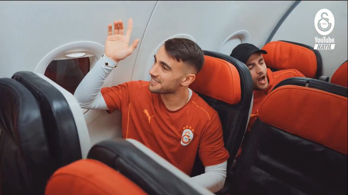 😂 Şarkıdan vazgeçemiyorlar... (GS Youtube Katıl)