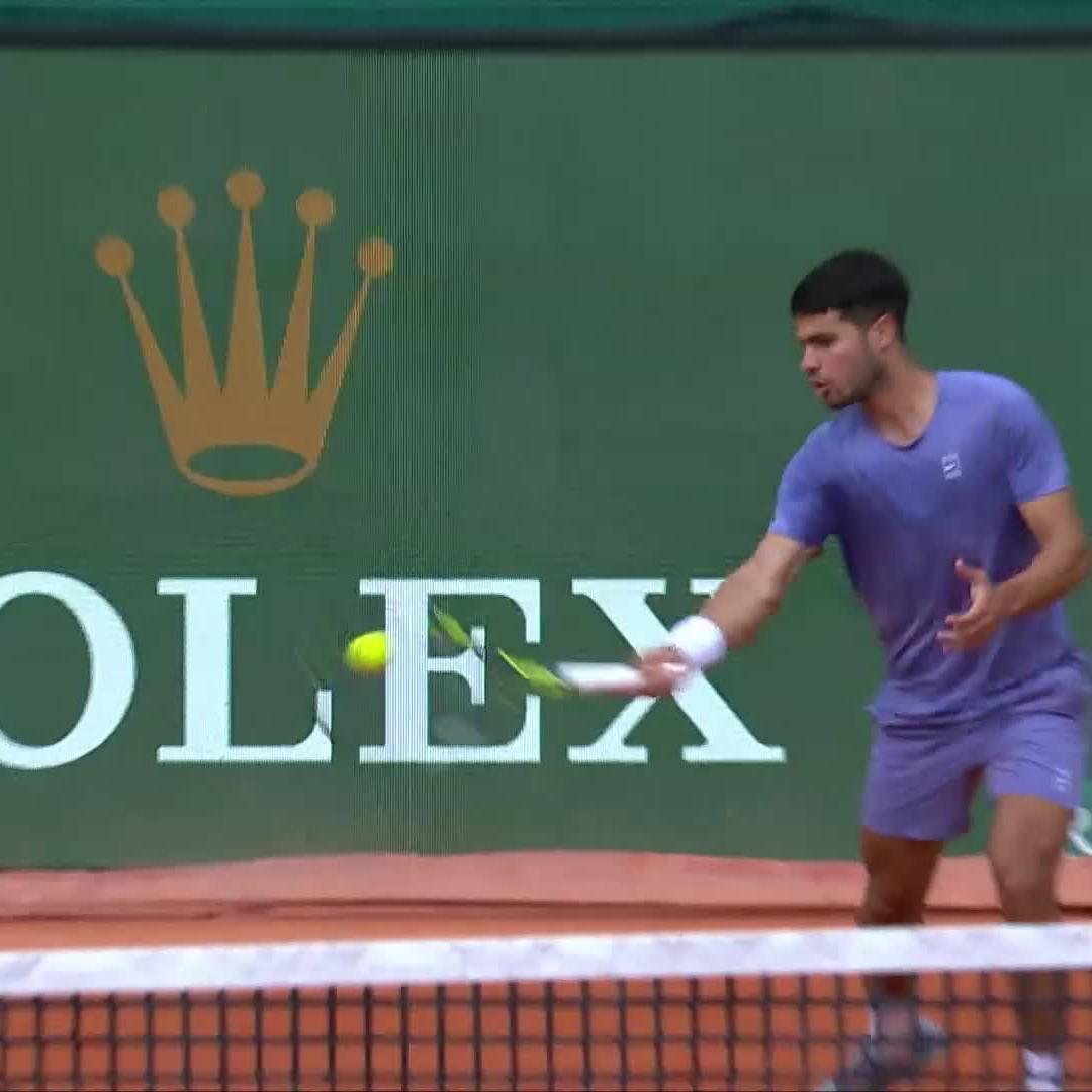 So satisfying 😮💨 Carlos Alcaraz with the forehand fake slice! #RolexMonteCarloMasters