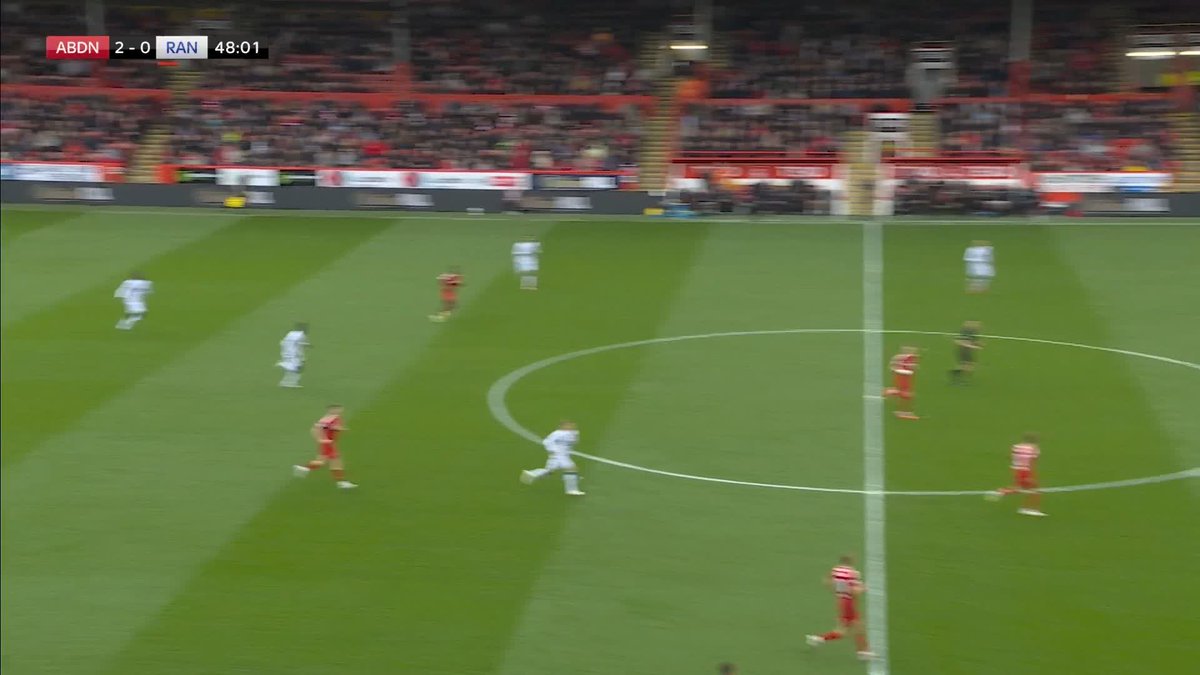 👀 Game on... Hamza Igamane strikes for the 10 men & it's 2-1 at Pittodrie! ⤵️