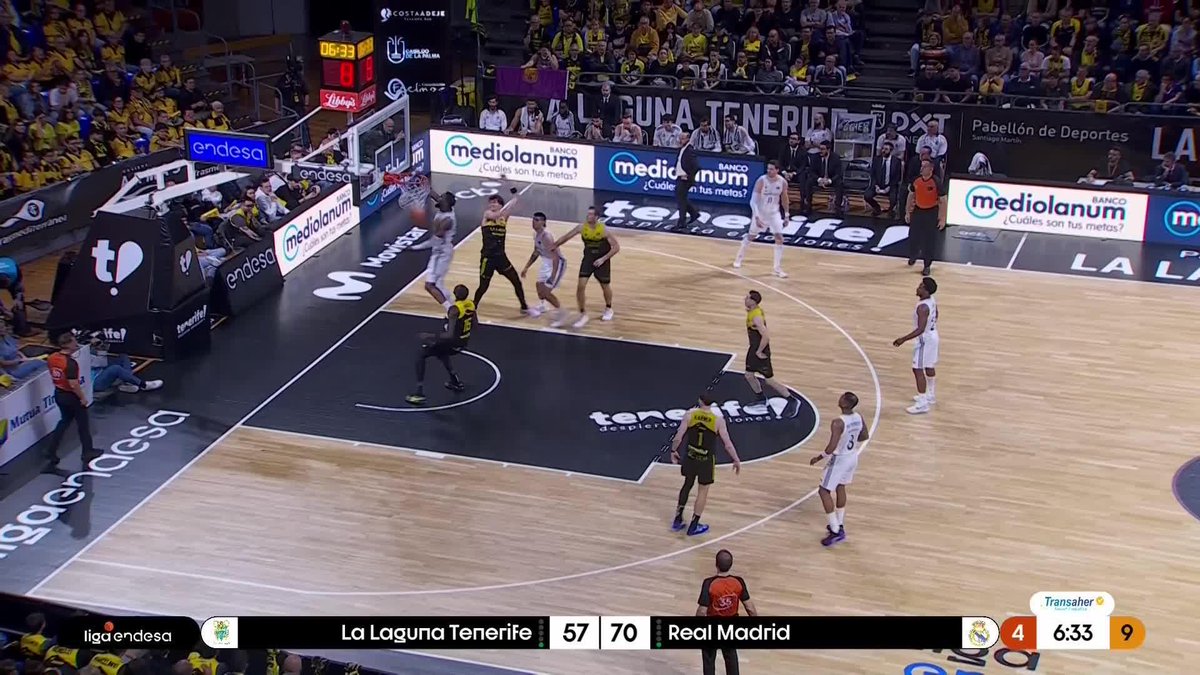 REAL MADRID 🏀 Ha ganado 14 de sus 15 últimos partidos oficiales. 15 victorias seguidas en la Liga ACB, +2 triunfos con el 2° clasificado a falta de 7 jornadas para el final de la temporada regular y average ganado a La Laguna Tenerife.