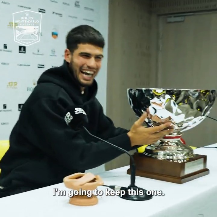 We had to keep the promise 🤪🧱 #RolexMonteCarloMasters Carlos Alcaraz
