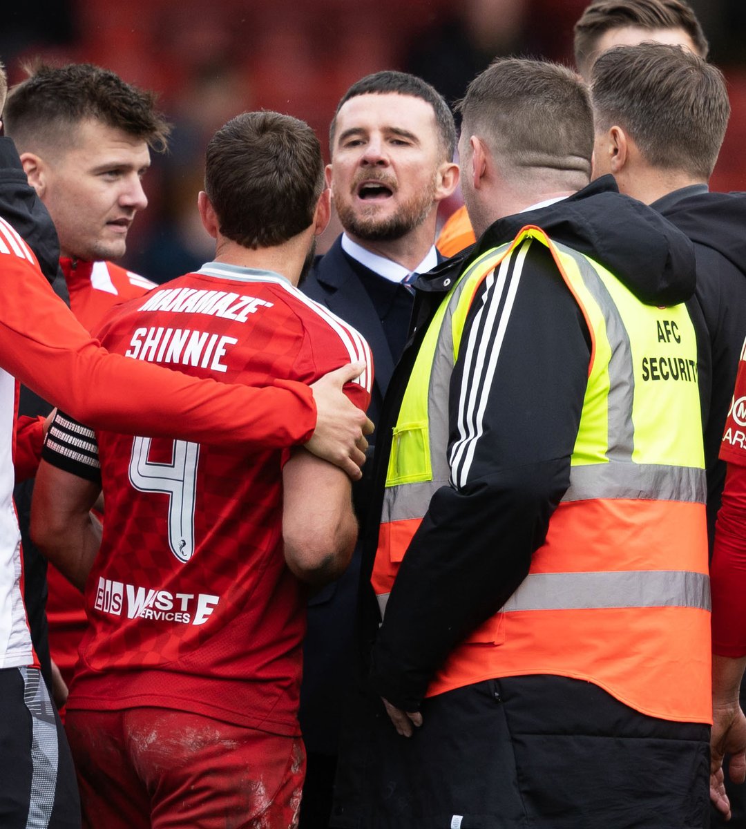 Post-match scuffle "a bit of passion". Barry Ferguson shrugs off an argument with Aberdeen captain Graeme Shinnie after 10-man Rangers fought back from 2-0 down to draw with at Pittodrie and delay Celtic's Scottish Premiership title win. #BBCFootball