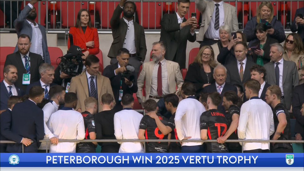 What are Tom Wagner and Tom Brady saying to the Birmingham City players here? 🤔