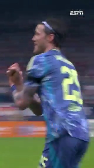 🔄 Ajax draait het om! Wout Weghorst tekent voor de 1-2 in Tilburg ⚽️ #wilaja