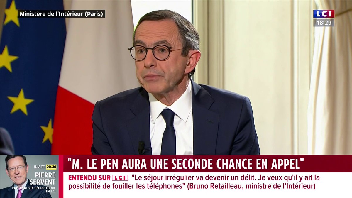 "Quand on est naturalisé, c'est une faveur que la communauté nationale, que l'État souverain, donne à un étranger et pour cela, ça se mérite", estime Bruno Retailleau. Les procédures de naturalisation "seront plus exigeantes", annonce-t-il. ▶️ avec Darius Rochebin