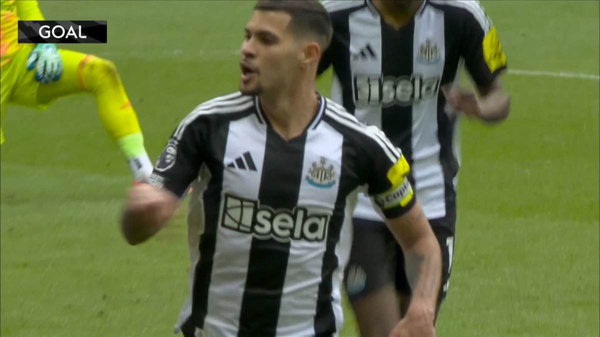 Altay Bayındır's ball is intercepted by Joelinton and Bruno Guimarães is there to finish it off 🎯