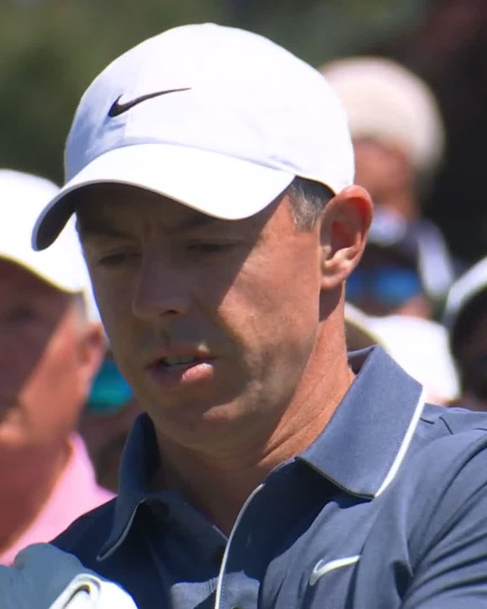 Rory McIlroy begins his final round. #themasters