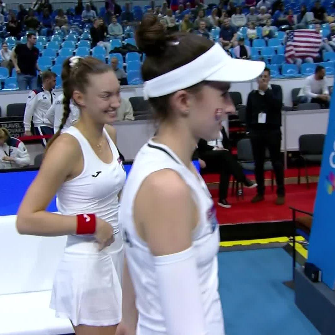 Team USA’s Asia Muhammad is forced to retire in the doubles match through illness 🤒 Slovakia wins 3-0, RET as the tie in Bratislava finishes 2-1 to the USA! #BJKCup