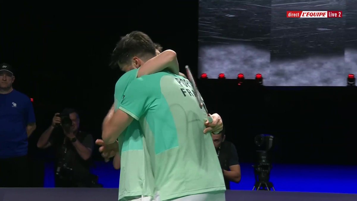 🥇 Deuxième médaille d’or française aujourd’hui ! Après le sacre d’Alex Lanier en simple, les frères Popov deviennent champions d’Europe en double ! #lequipeBADMINTON