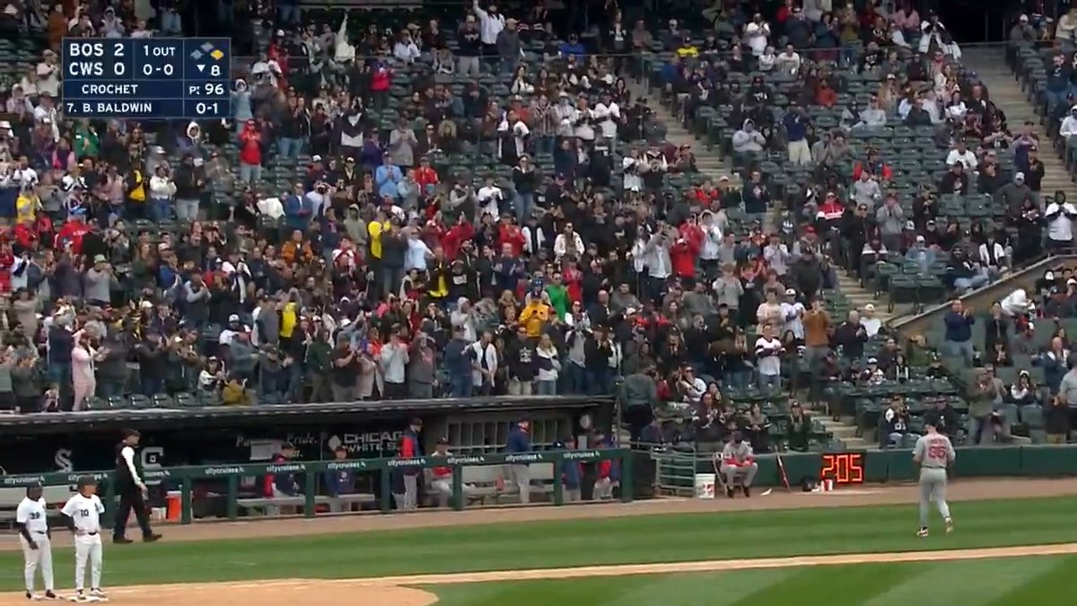 Garrett Crochet loses his no-hit bid in the 8th inning and exits to a standing ovation from the crowd in Chicago. 👏