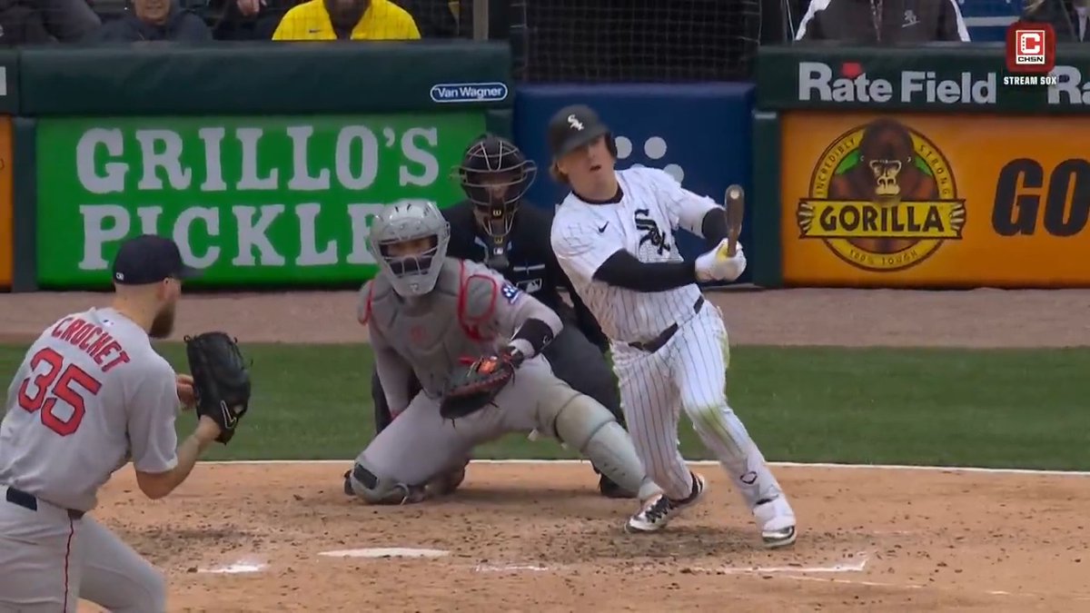 Chase Meidroth ends Garrett Crochet's no-hit bid in the 8th 👀 (via White Sox on CHSN)