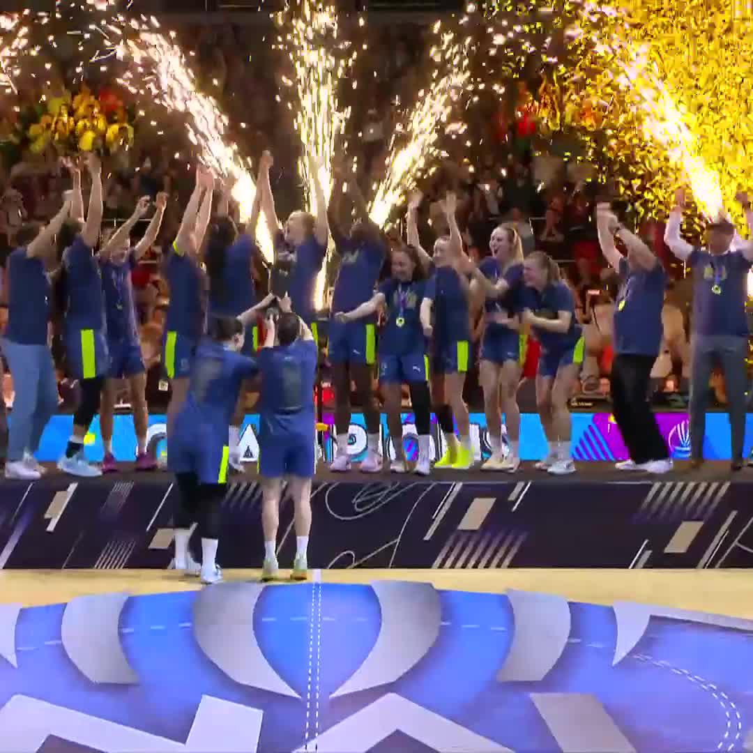 THE SWEETEST OF FEELINGS ๐๐ฅน #EuroLeagueWomen x ZVVZ USK PRAHA